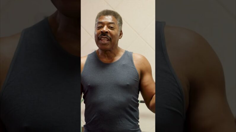 How Ernie Hudson's workouts changed in his 70s  #menshealth